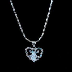 18K White Gold Plated Heart Necklace 🆕
